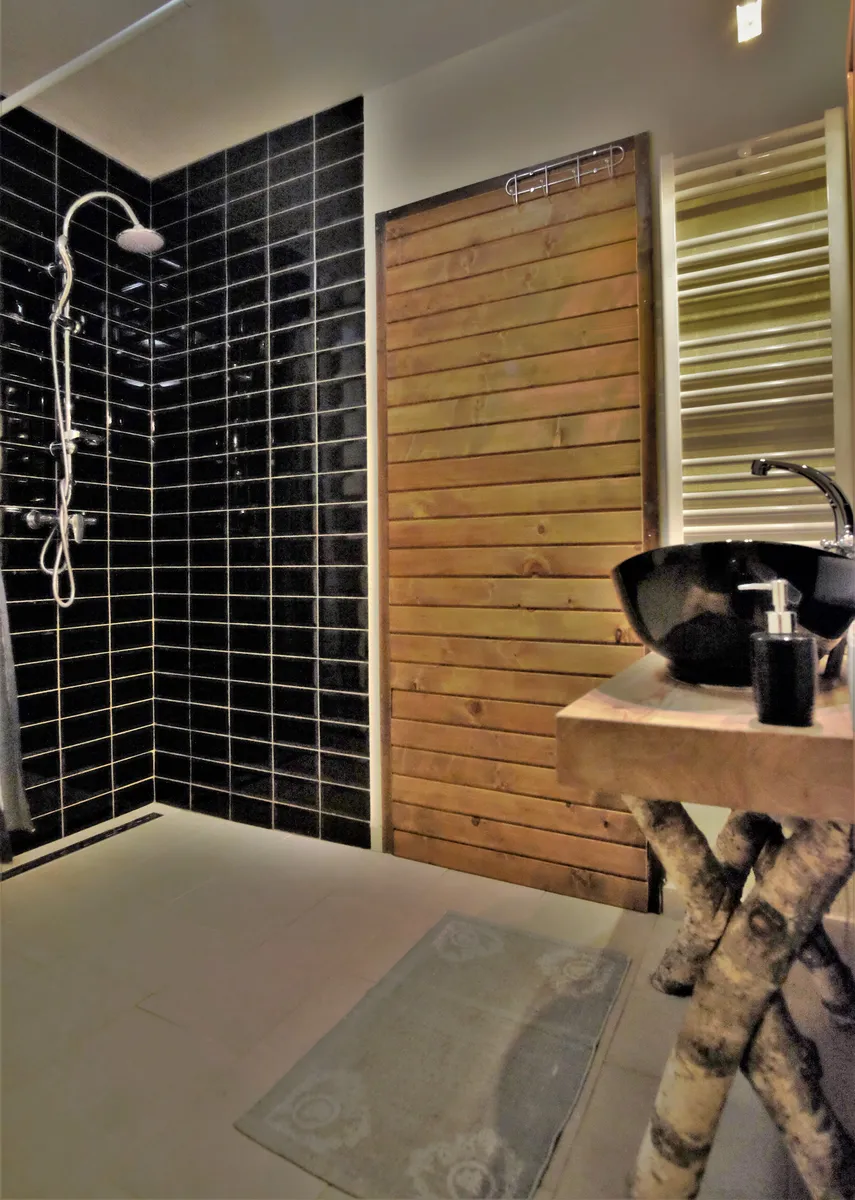 RELAX - BOUTIQUE SOČA - detajl kopalnice v Tolminu